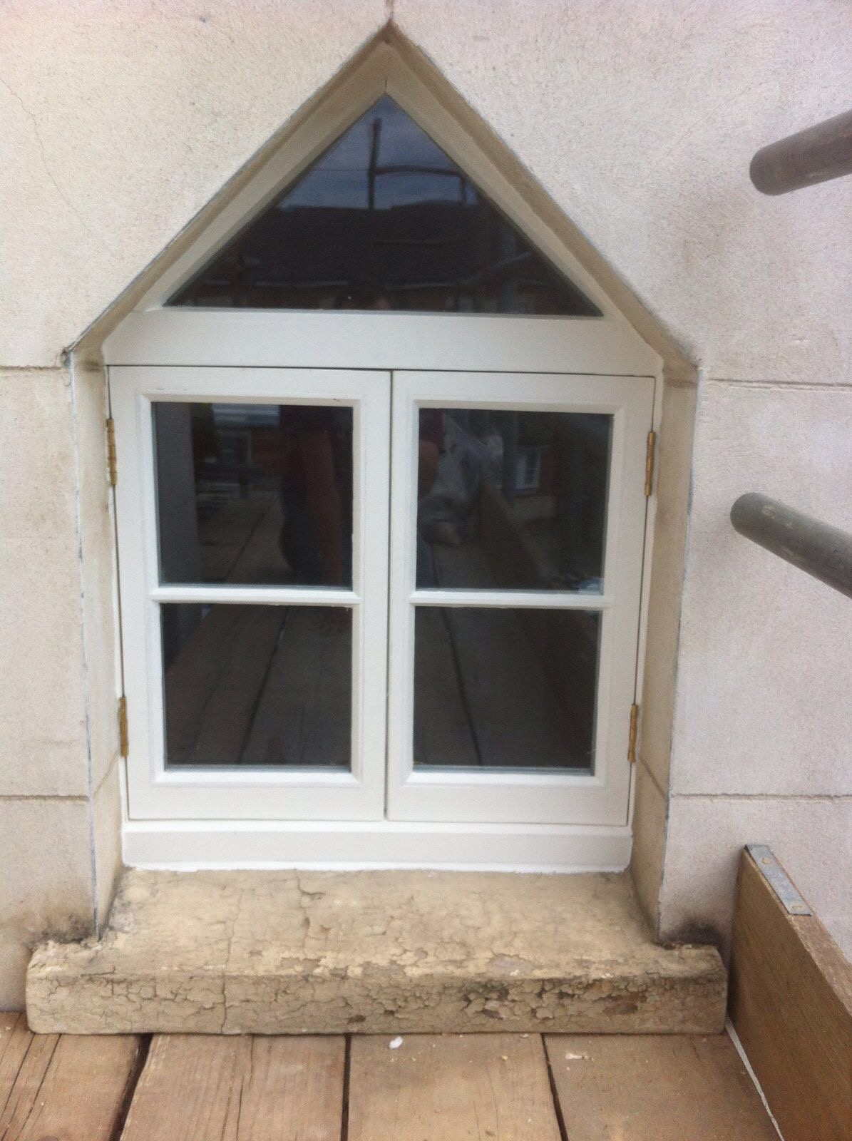 Triangle window replacement 
